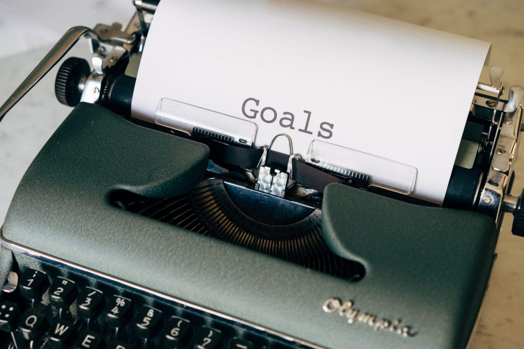 Goal Setting For Maximum Success - Background Image